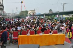 <b>����ף��ʱ������ҽԺԺ����������ʱ����������һԲ���ɹ�!</b>